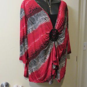 ESSENTIALS BRAND/4X/ RED WHITE BLACK DRESSY BLOUSE